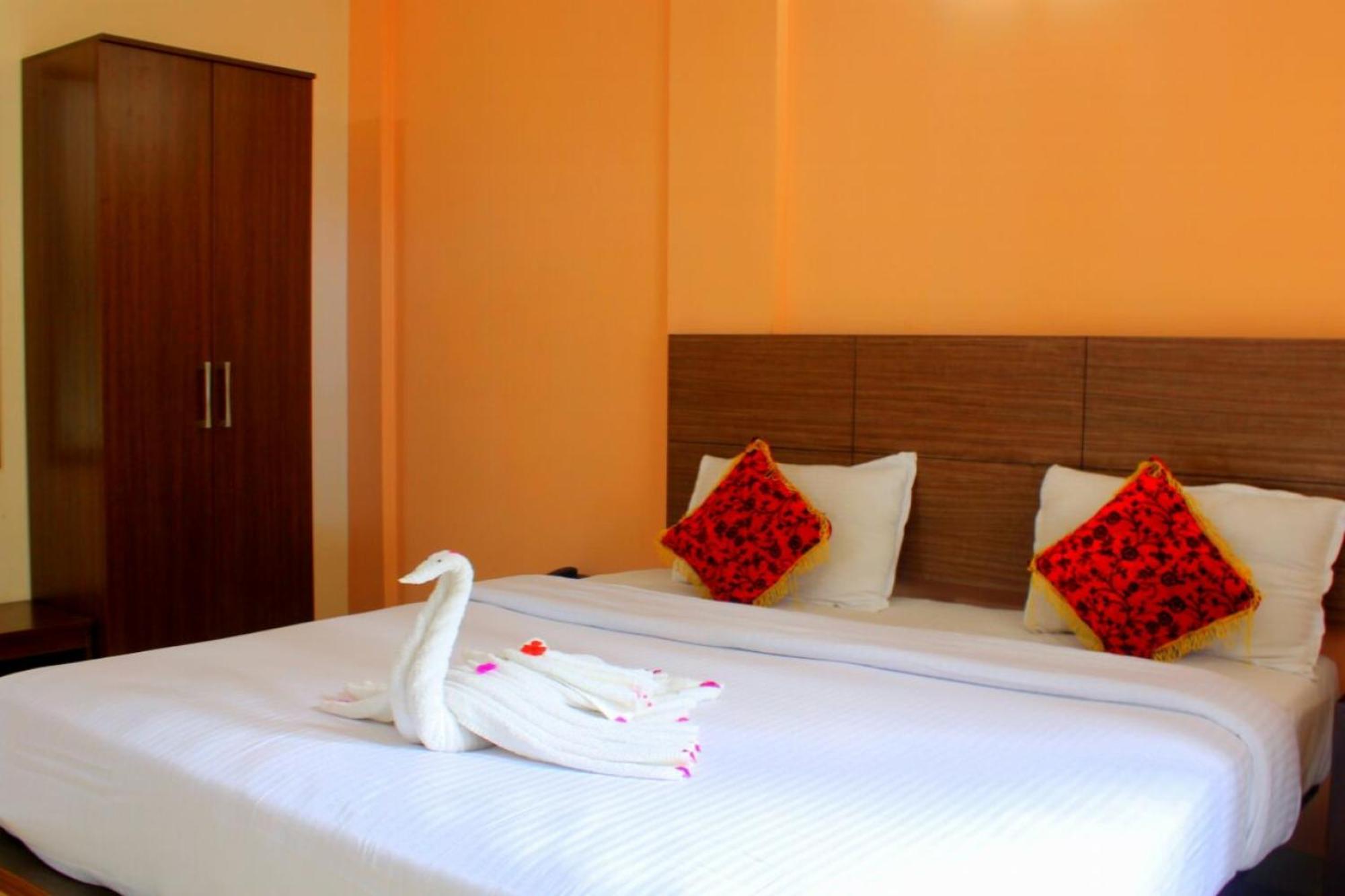 Pine Tree Munnar Hotel Exterior photo